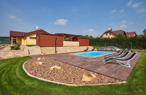 Cermna Villa | 130 m² Villa ∙ 3 bedrooms ∙ 10 guests