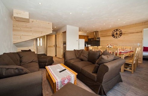 Romans-sur-Isere Villa | 130 m² Villa ∙ 5 bedrooms ∙ 10 guests