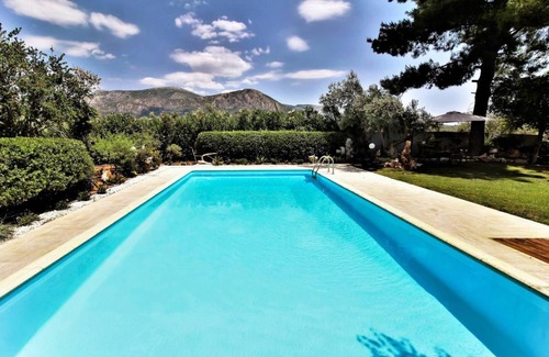 Asklipiio Villa | 130 m² Villa ∙ 4 bedrooms ∙ 8 guests