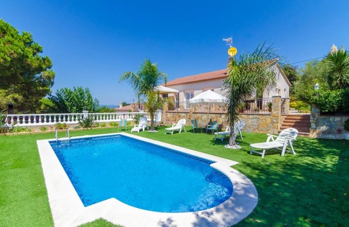 Cruilles Villa | 130 m² Villa ∙ 4 bedrooms ∙ 10 guests