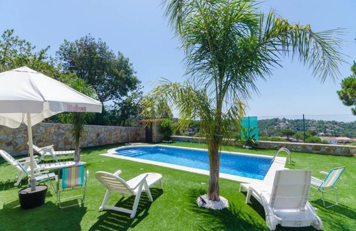 Cruilles Villa | 130 m² Villa ∙ 4 bedrooms ∙ 10 guests