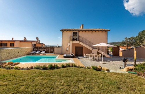 Chia Villa | 130 m² Villa ∙ 4 bedrooms ∙ 11 guests