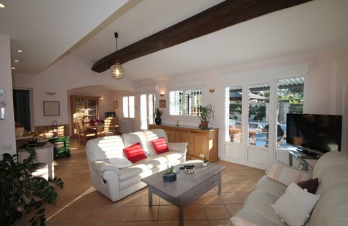 Cap-d'Antibes Villa | 130 m² Villa ∙ 3 bedrooms ∙ 6 guests