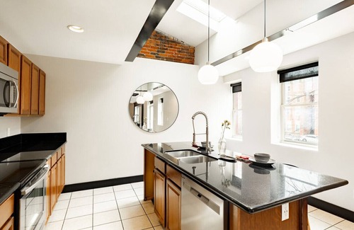 Pendleton House | 1304 Broadway - ALL · Huge Parkside Retreat Downtown-Private Roof Decks