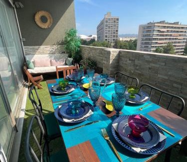 Sainte-Anne Apartment | 130m2 de standing, 5min plages et stade, Parking gratuit, 5e et dernier étage avec ascenseur, vue montagne