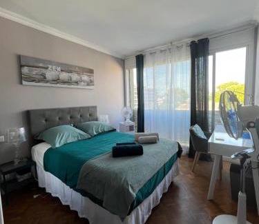 Sainte-Anne Apartment | 130m2 de standing, 5min plages et stade, Parking gratuit, 5e et dernier étage avec ascenseur, vue montagne