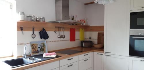 Bugewitz Apartment | 130qm-grosse-Ferienwohnung-am-Naturschutzgebiet-15-Min-bis-zum-Stettiner-Haff-PKW
