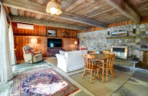 Scottsburg Cottage | 131 m² Cabin ∙ 3 bedrooms ∙ 5 guests