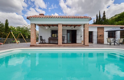 Casabermeja Villa | 131 m² Villa ∙ 3 bedrooms ∙ 8 guests