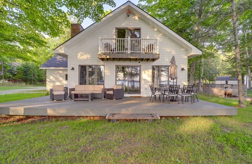 Central Lake Cottage | 132 m² Cabin ∙ 3 bedrooms ∙ 6 guests