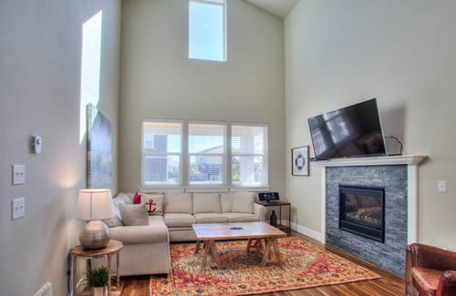 Ocean Shores Cottage | 132 m² Cabin ∙ 3 bedrooms ∙ 7 guests