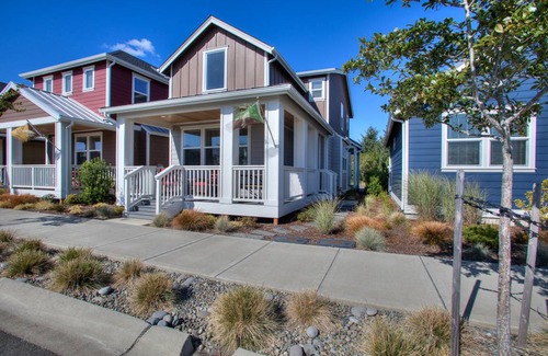 Ocean Shores Cottage | 132 m² Cabin ∙ 3 bedrooms ∙ 9 guests