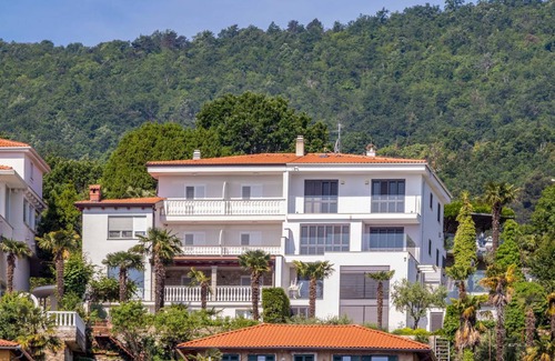 Ika House | 132 m² Maisonette ∙ 5 bedrooms ∙ 9 guests