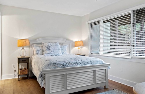 West Beach Village Villa | 1325 Fairway Oaks - Beautiful 3 Bedroom Villa overlooking Golf Course