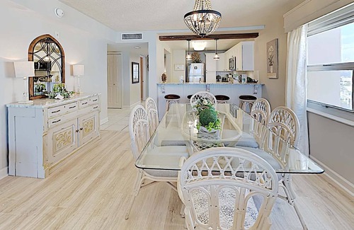 Pensacola Beach Condo | 133 m² Condo ∙ 2 bedrooms ∙ 8 guests