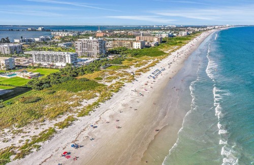 Cocoa Beach Condo | 133 m² Condo ∙ 2 bedrooms ∙ 6 guests