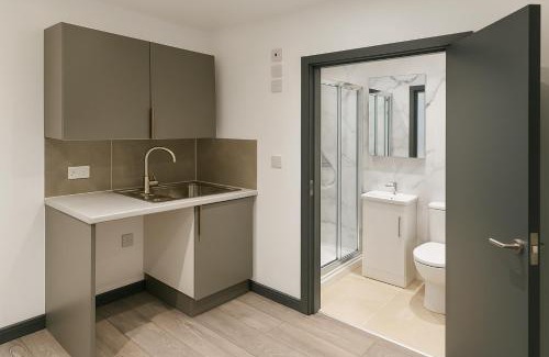 Haringey House | 133 Wood Green Studios to Central London