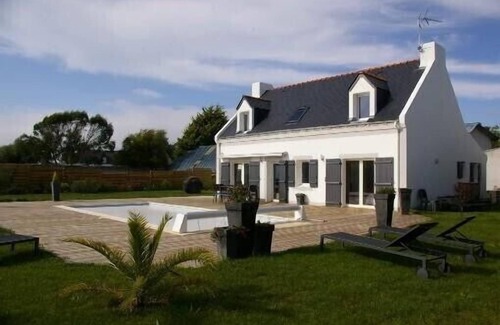 Sauzon House | 133m2 house with private pool on 750 m2 garden