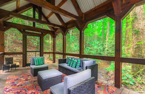 Foxfire Estates Cabin | 134 m² Cabin ∙ 3 bedrooms ∙ 6 guests