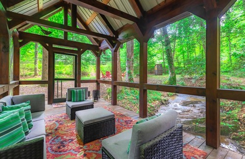 Foxfire Estates Cabin | 134 m² Cabin ∙ 3 bedrooms ∙ 6 guests