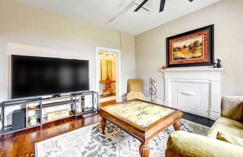 NoDa House | 134 m² House ∙ 2 bedrooms ∙ 4 guests