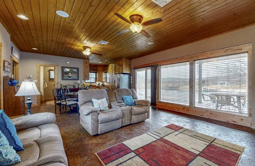 Burnet House | 134 m² House ∙ 2 bedrooms ∙ 8 guests