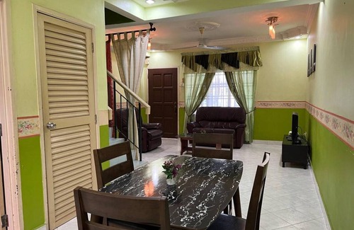 Pulai House | 134 m² House ∙ 4 bedrooms ∙ 6 guests