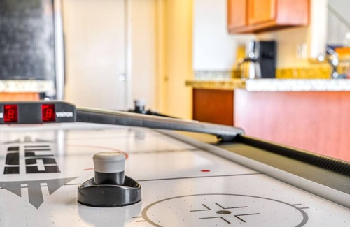 Mesa House | 1342 Emerald · 2BR Home near Skateland &Amusement Park w/Pool.