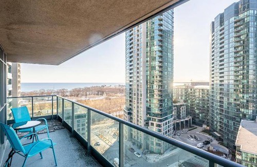 Fort York Apartment | 135 m² Apartment ∙ 3 bedrooms ∙ 8 guests