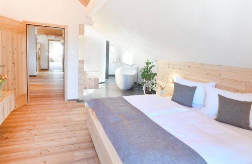 Weyregg am Attersee Bed & Breakfast | 135 m² Bed and breakfast ∙ 2 bedrooms ∙ 5 guests