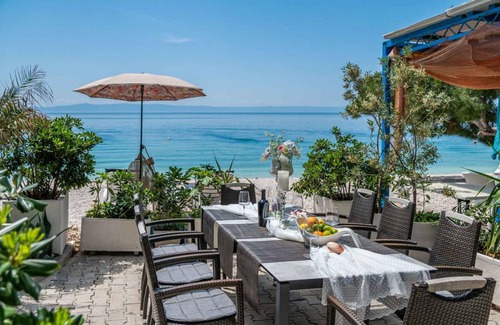 Bratus House | 135 m² House ∙ 3 bedrooms ∙ 7 guests
