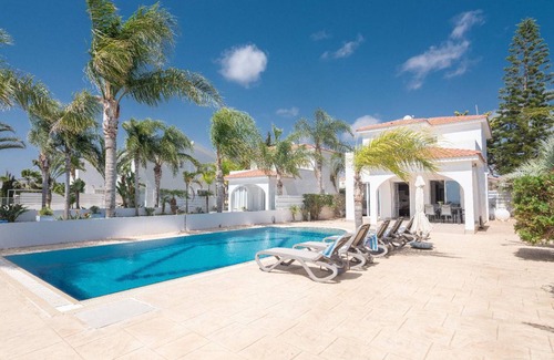 Ayia Thekla House | 135 m² House ∙ 3 bedrooms ∙ 6 guests
