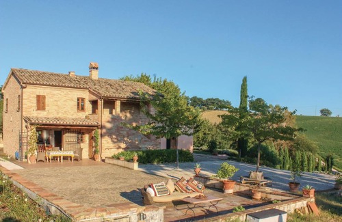 Ostra Vetere House | 135 m² House ∙ 3 bedrooms ∙ 6 guests