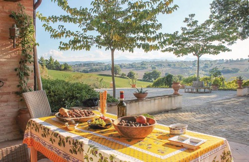 Ostra Vetere House | 135 m² House ∙ 3 bedrooms ∙ 6 guests