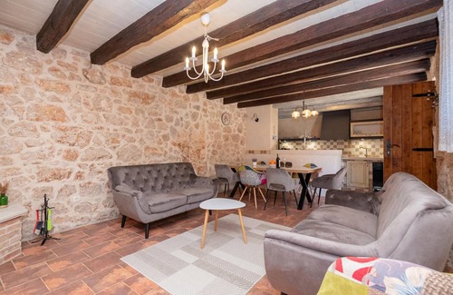 Zmijavci House | 135 m² House ∙ 4 bedrooms ∙ 8 guests