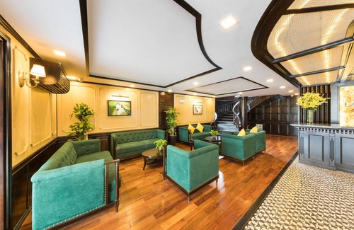 Ha Long Boat Rental | 135 m² Houseboat ∙ 8 guests