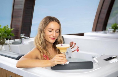Ha Long Boat Rental | 135 m² Houseboat ∙ 8 guests