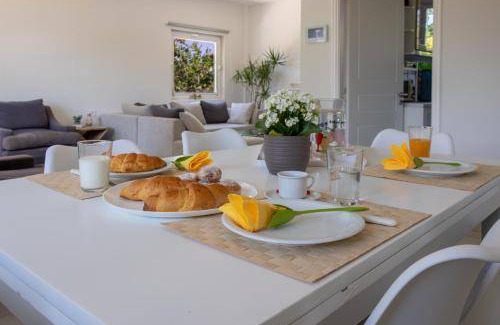 Lavreotiki Villa | 135 m² Villa ∙ 5 bedrooms ∙ 11 guests