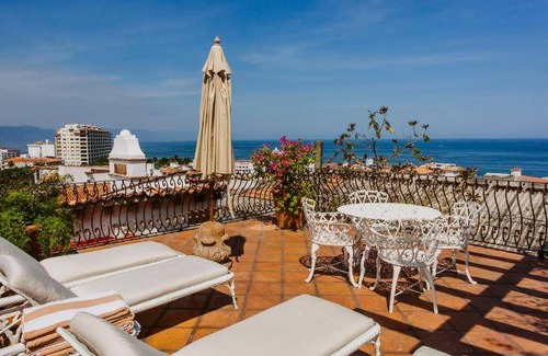 Downtown Puerto Vallarta Hotel | 136 m² Hotel ∙ 127 guests