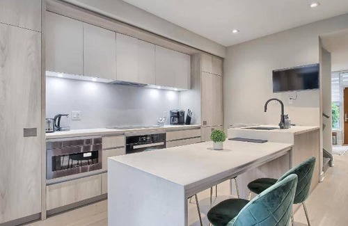 Church and Wellesley House | 137 m² House ∙ 3 bedrooms ∙ 6 guests