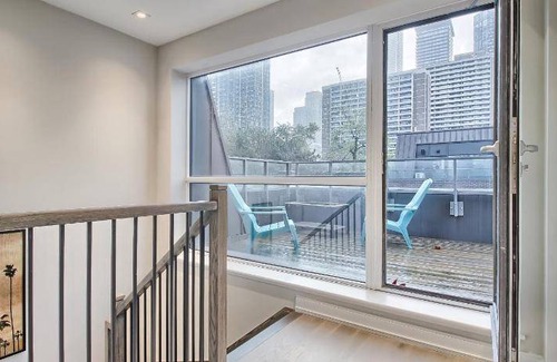 Church and Wellesley House | 137 m² House ∙ 3 bedrooms ∙ 6 guests