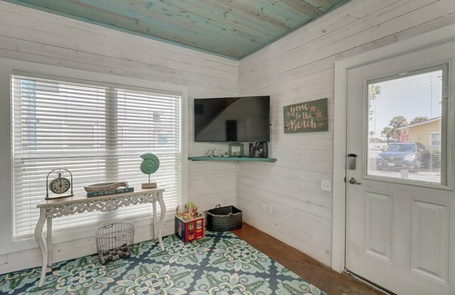 Port Aransas Cottage | 137 m² Cabin ∙ 4 bedrooms ∙ 10 guests