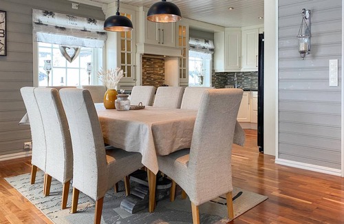 Stryn House | 137 m² House ∙ 5 bedrooms ∙ 10 guests