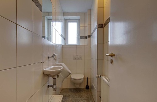Cannstatt-Mitte Resort | 137 m² Private room ∙ 1 bedroom ∙ 1 guest