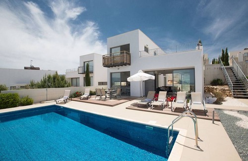 Lakatamia Villa | 137 m² Villa ∙ 3 bedrooms ∙ 6 guests