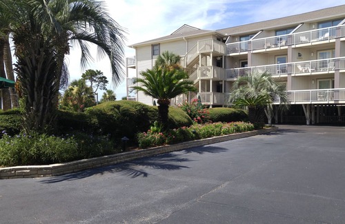 North Forest Beach Villa | 138 BREAKERS, Direct Oceanfront - Best Rates and GREAT Reviews! Rent from Owner