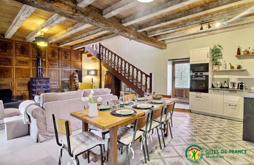 Malansac House | 138 m² Gîte ∙ 3 bedrooms ∙ 8 guests
