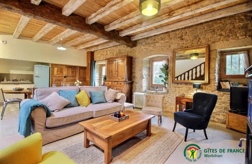 Malansac House | 138 m² Gîte ∙ 3 bedrooms ∙ 8 guests