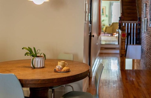 Fells Point Apartment | 139 m² Apartment ∙ 1 bedroom ∙ 4 guests