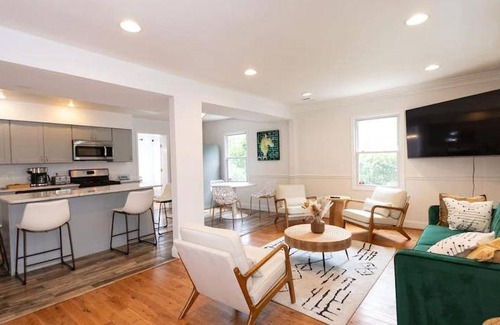 Takoma Park Apartment | 139 m² Apartment ∙ 4 bedrooms ∙ 12 guests
